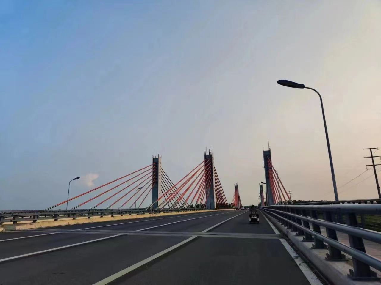 ����BB(�й�)�ɷ����޹�˾_����